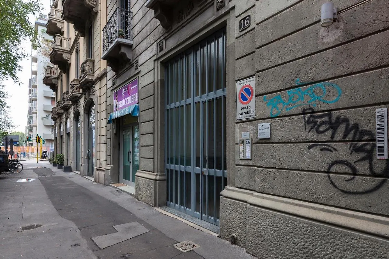 Magic Place Milano 0*,  Italien